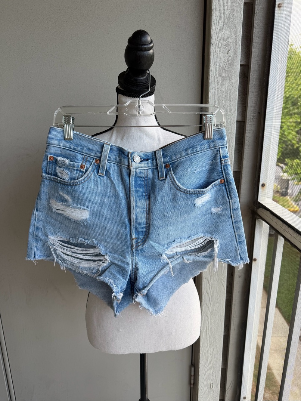 4 Pairs of Denim Distressed Shorts Levi’s & Abercrombie Size 28 - Picture 6 of 16